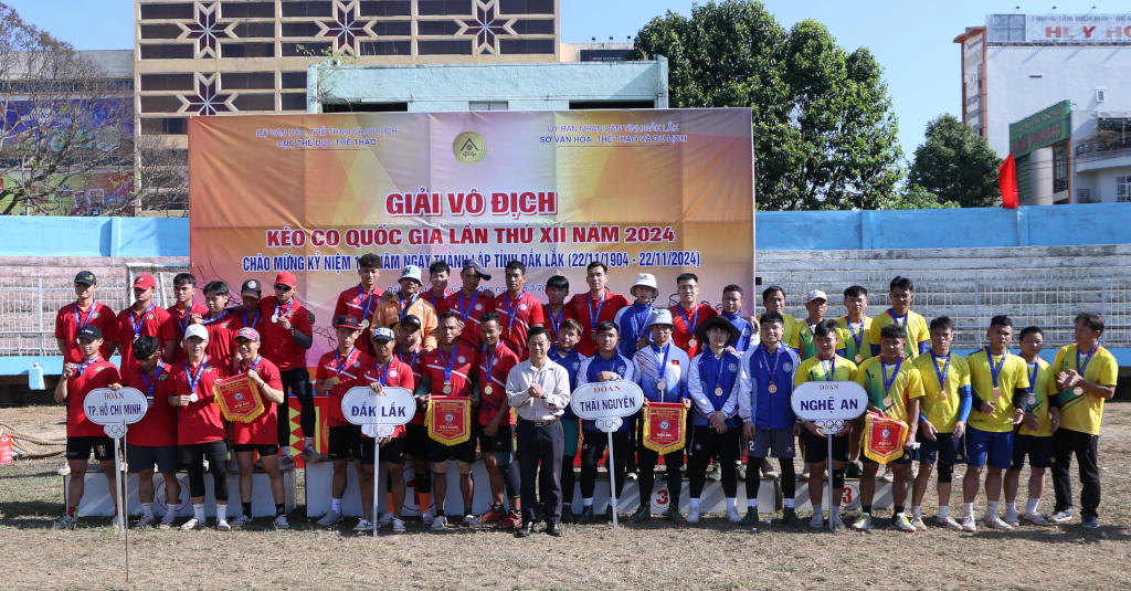 Đoàn Đắk Lắk giành tổng cộng 17 huy chương, xếp đầu bảng tổng sắp huy chương của giải.